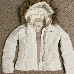 Hollister faux fur lined puffer jacket